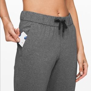 Lululemon Gray on the fly pant size 6